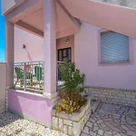 Apartmán Modern With Sea View - Two Bedroom With Balcony