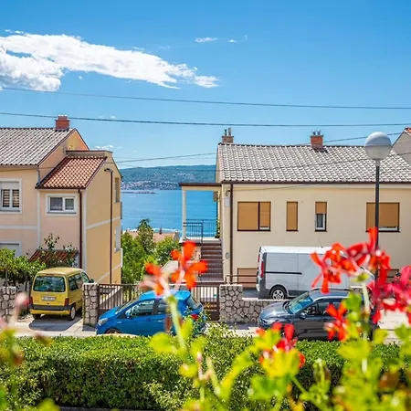 Modern With Sea View - Two Bedroom With Balcony アパート *