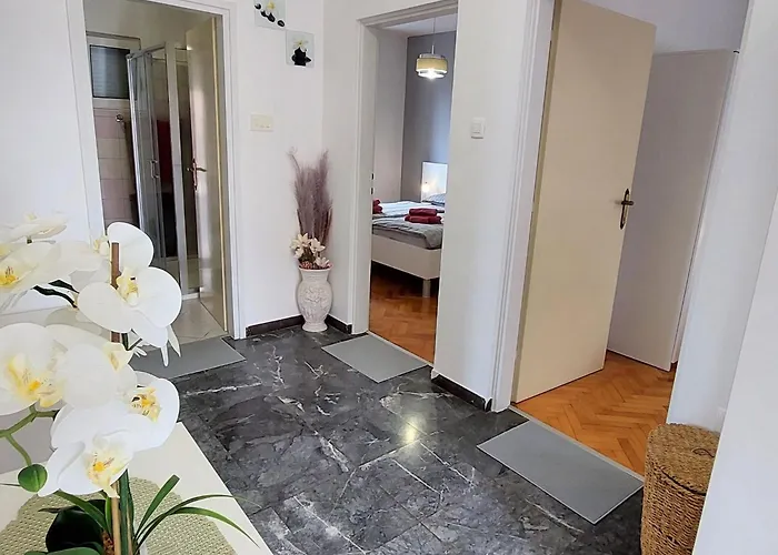 Apartman Modern With Sea View - Two Bedroom With Balcony
