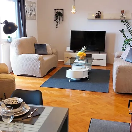 Апартаменты Modern With Sea View - Two Bedroom With Balcony Цриквеница